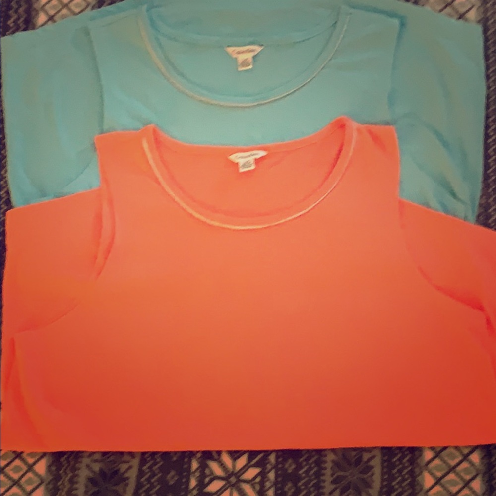 Sleeveless t-shirts.
